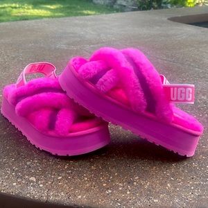 UGG Women’s Disco Cross Slide (Size 8, Neon Pink)